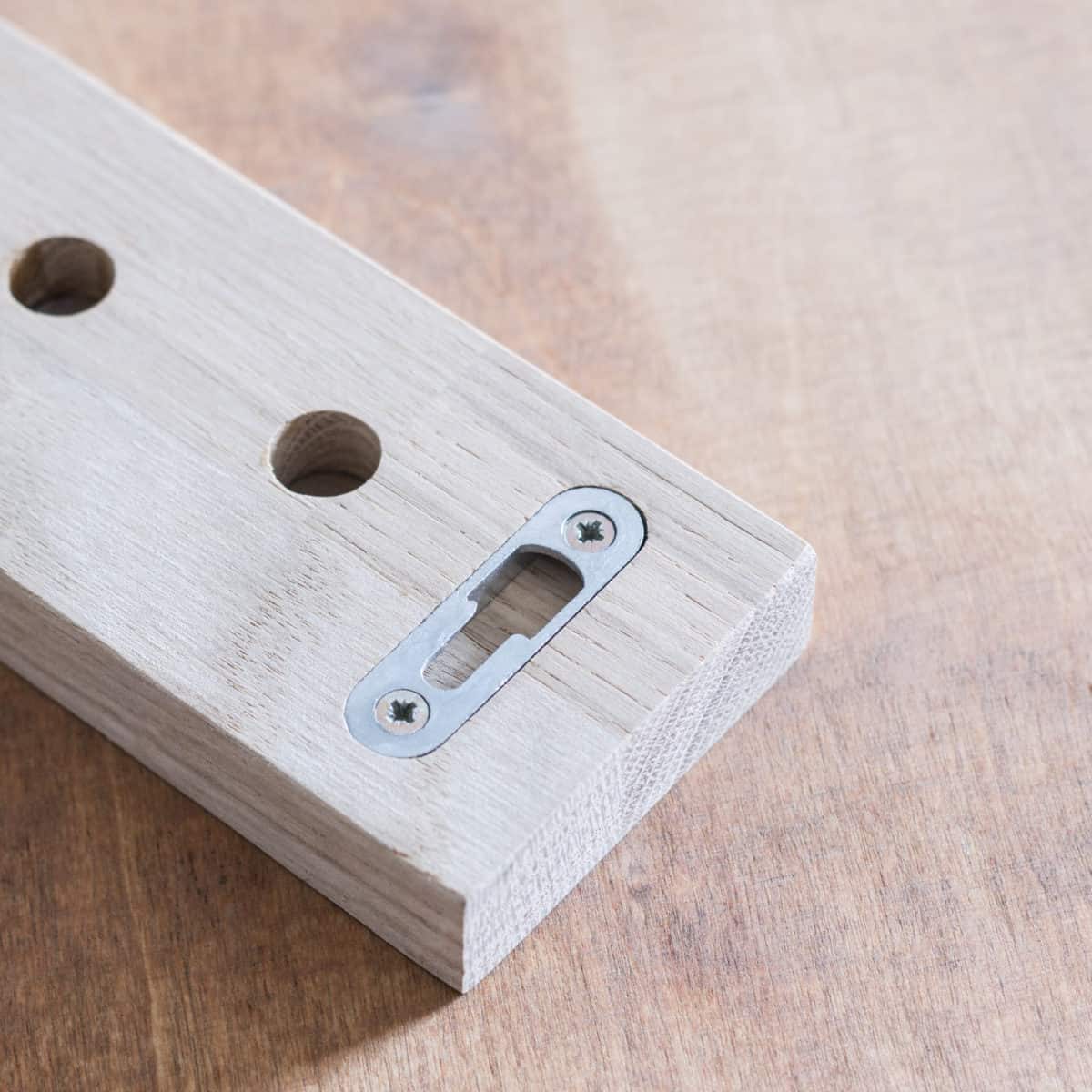 Base magnética de madera para llaves